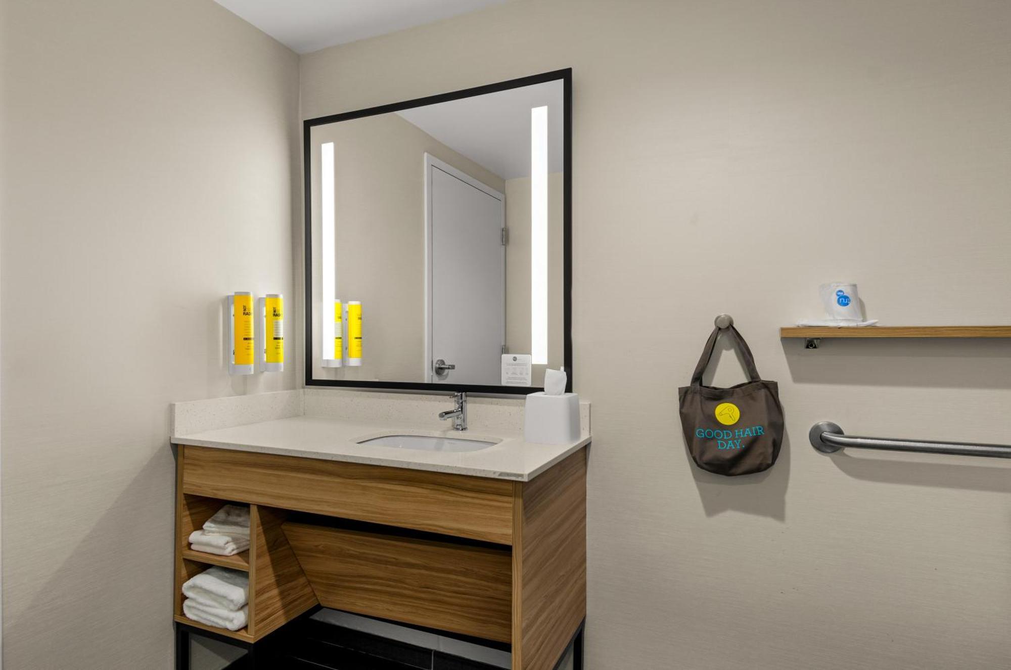 Tru By Hilton Christiansburg Hotel ภายนอก รูปภาพ
